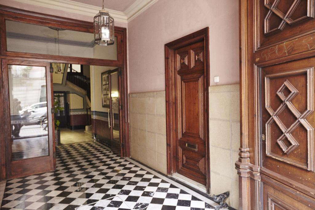 Close To Passeig De Gracia Барселона Экстерьер фото